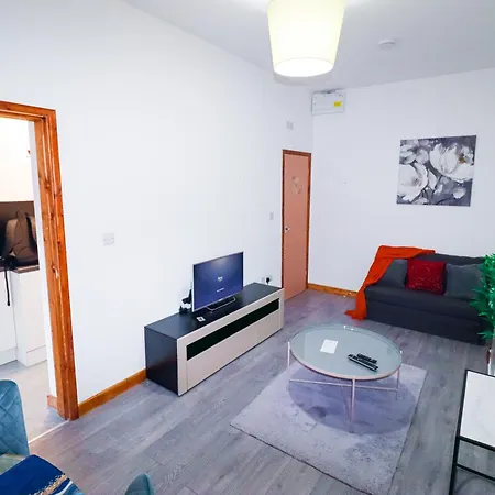 Stunning Flats In Handsworth Close To One Stop Perry Barr Andaston Football Club Apartman Birmingham