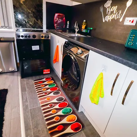 Apartman Stunning Flats In Handsworth Close To One Stop Perry Barr Andaston Football Club